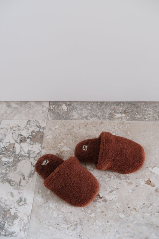 Slippers • Lambskin • Brown