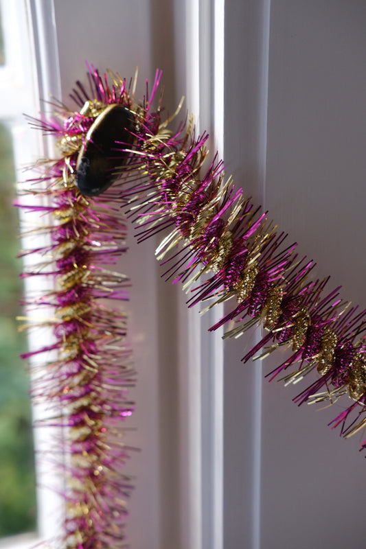 Garland • Tinsel • 2 meters • Twist Red &amp; White