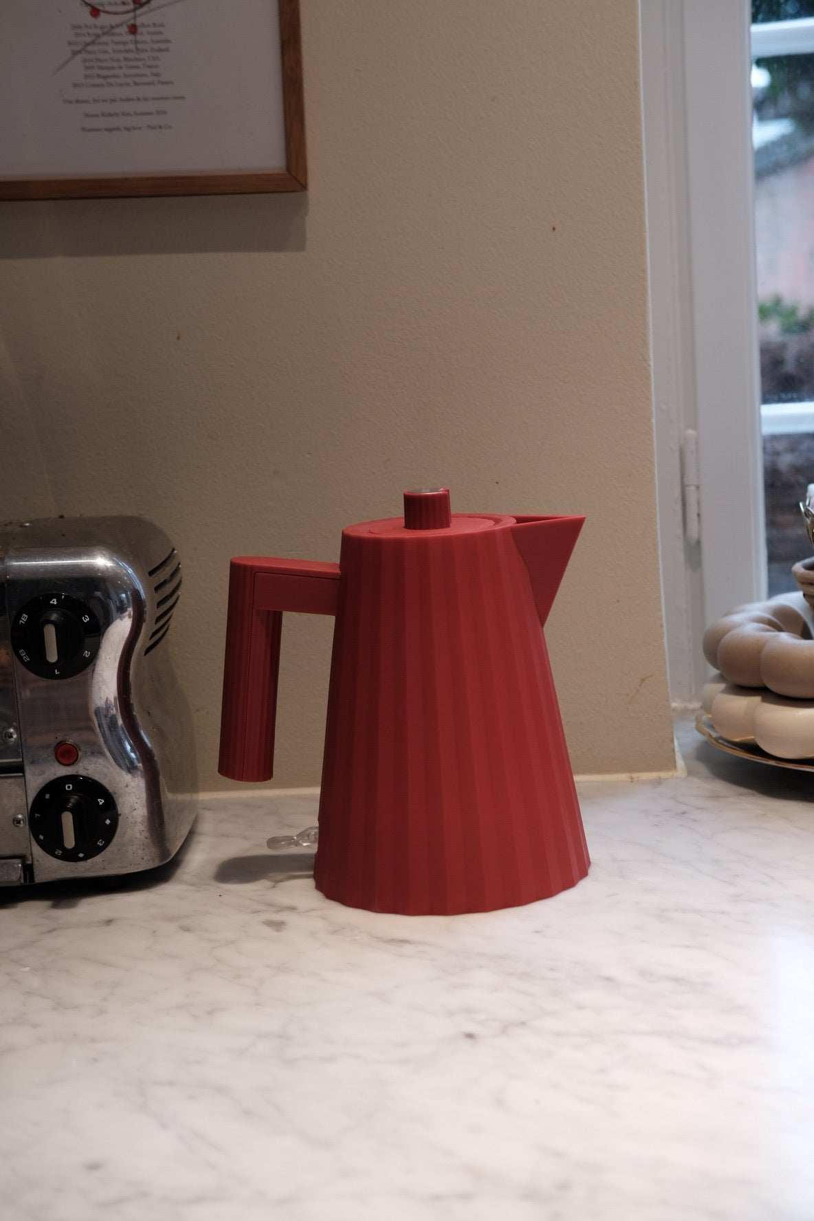 Electric kettle • Pleated • White • 1L