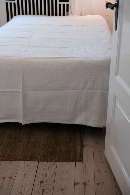 Bedspread • Damask • Woven • Cream