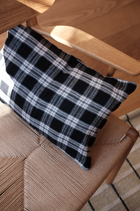 Pillow spring • Flax • 30x40 • Ecossais Noir