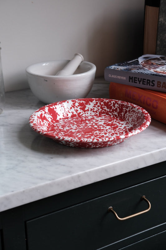 Pie dish • Enamel • Splatter red